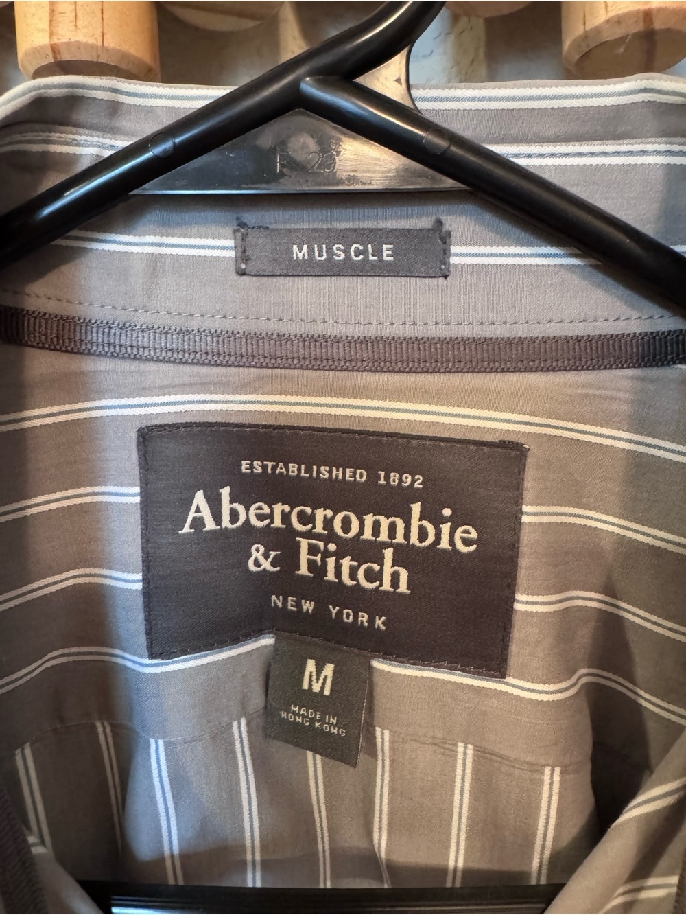 Abercrombie & Fitch Men’s Gray Striped Button Down Shirt Medium 100% Cotton - Picture 3 of 10